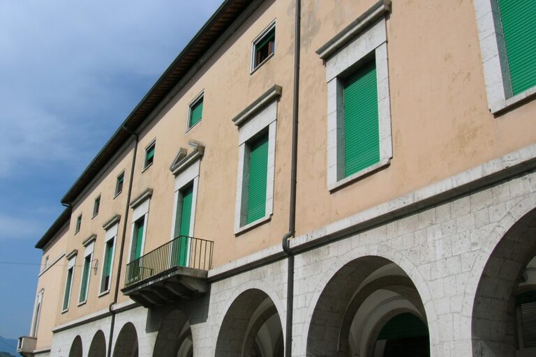 palazzo vescovile 01